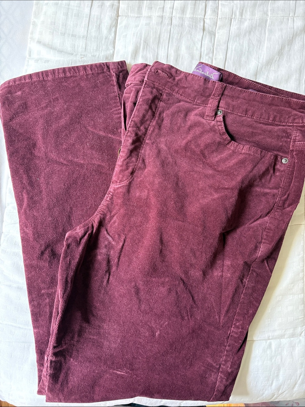 Gloria Vanderbilt Straight Leg Corduroy Jeans in Burgundy Plum